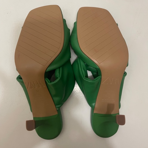 ZARA NWOT - Green Wide Ruched Wide Straps Heeled Sandals (SIZE: EUR 37 / US 6.5) - Picture 14 of 16